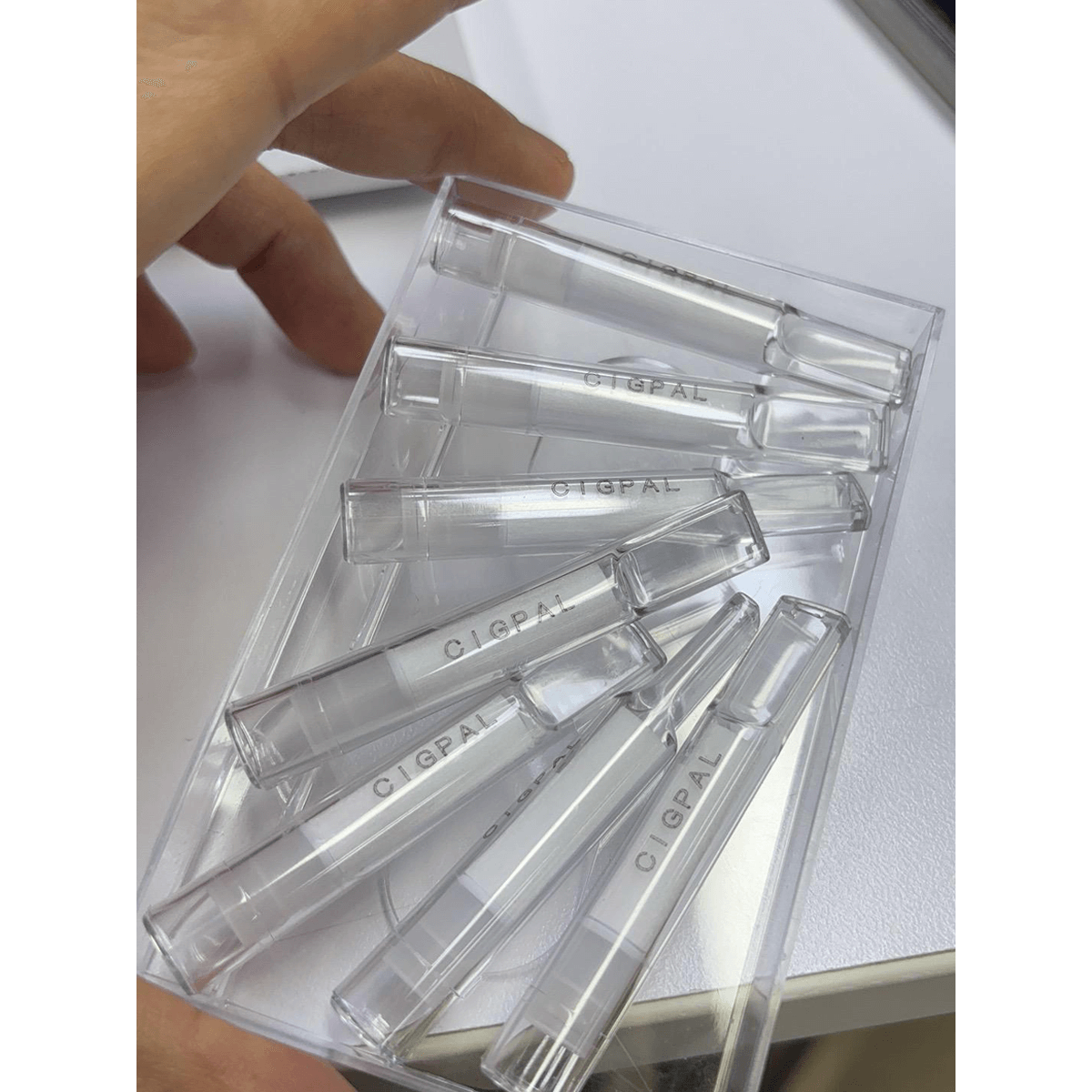 CIGPAL Disposable Cigarette Filters Three-Layer Microporous Multi-Filtering to Reduce Tar and Smoke Stains (8 Per Pack) Elegant and Stylish Design, Suitable for Regular and King Size of Cigarettes